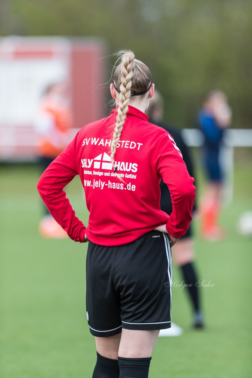 Bild 143 - Co-Trainerin der Frauen Nationalmannschaft Britta Carlson in Wahlstedt